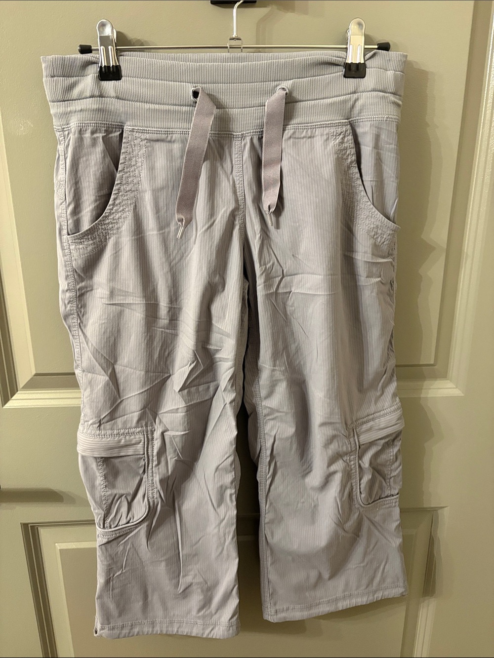 Lululemon Women’s Gray Capris with Drawstring Dance Studio Camp Crop